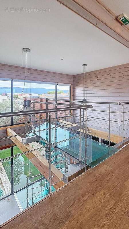 Photo 5 - Commerce à MONTELIER