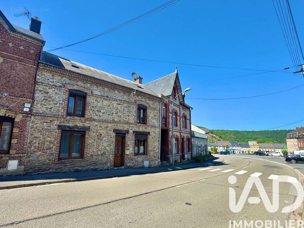 Maison 107 m² à Fumay  - photo 2