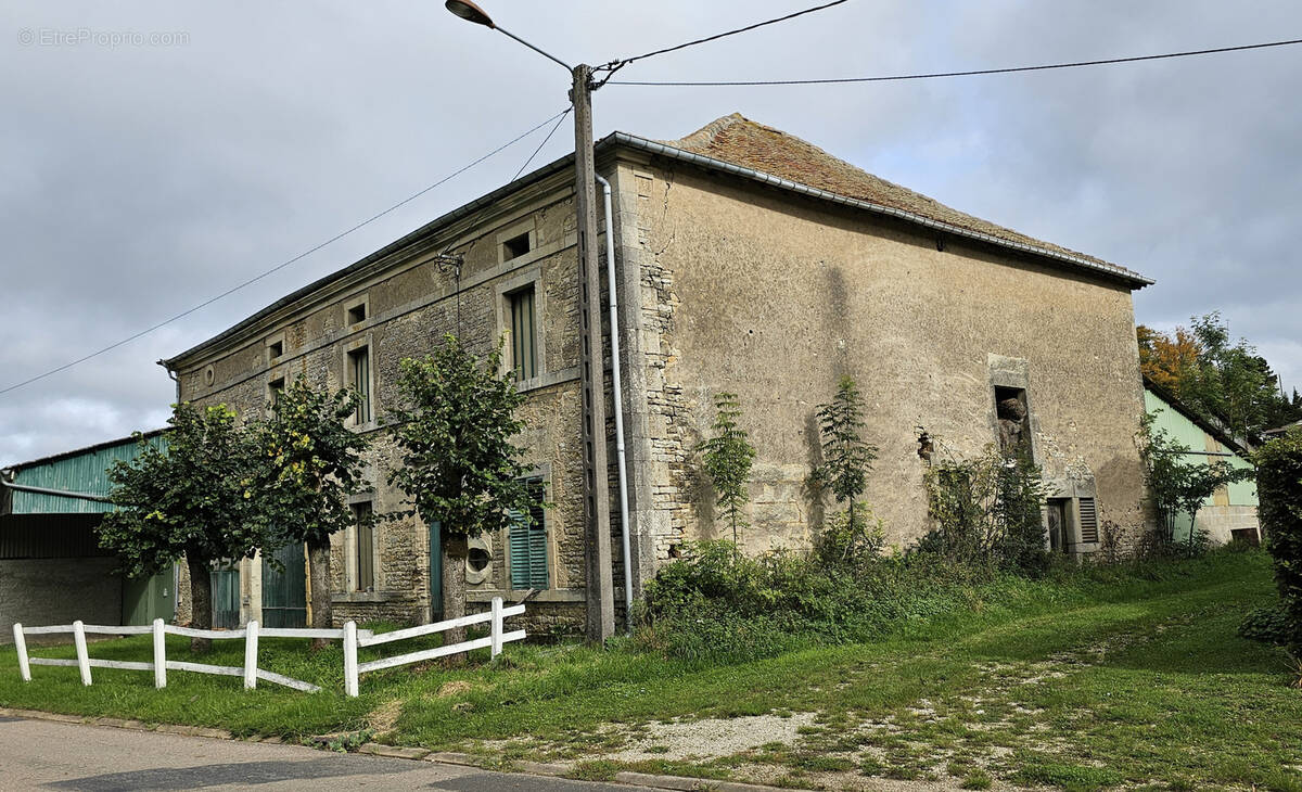 Maison à BIENCOURT-SUR-ORGE