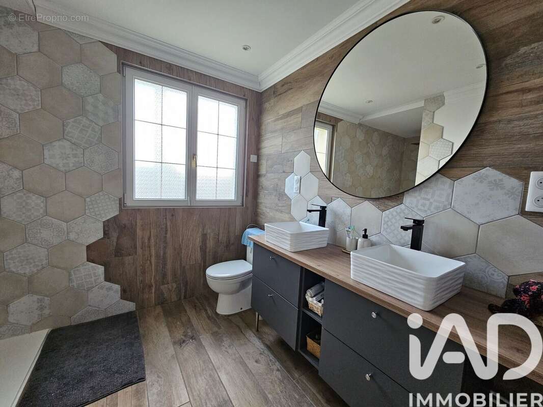 Maison 133 m² à Frieres-Faillouel  - photo 7