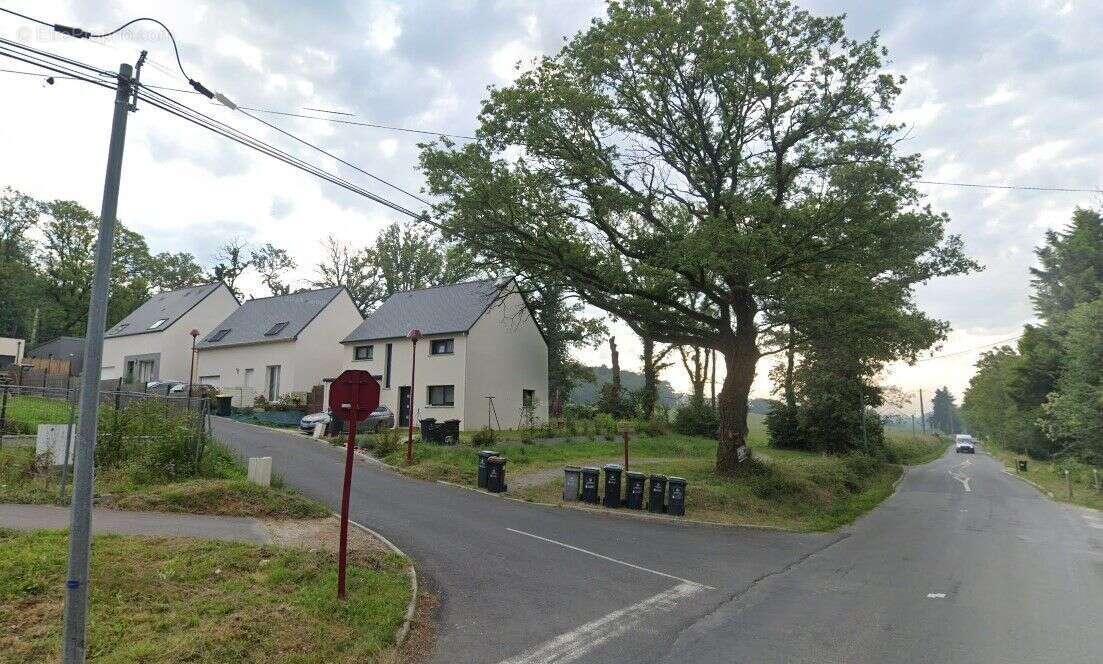 Terrain à BOURG-DES-COMPTES