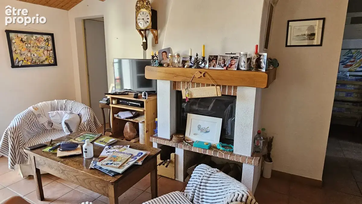 Maison familiale en très bon état en plein centre de l'Epine et à 500 mètres de la plage Saint-Jean. - photo 6
