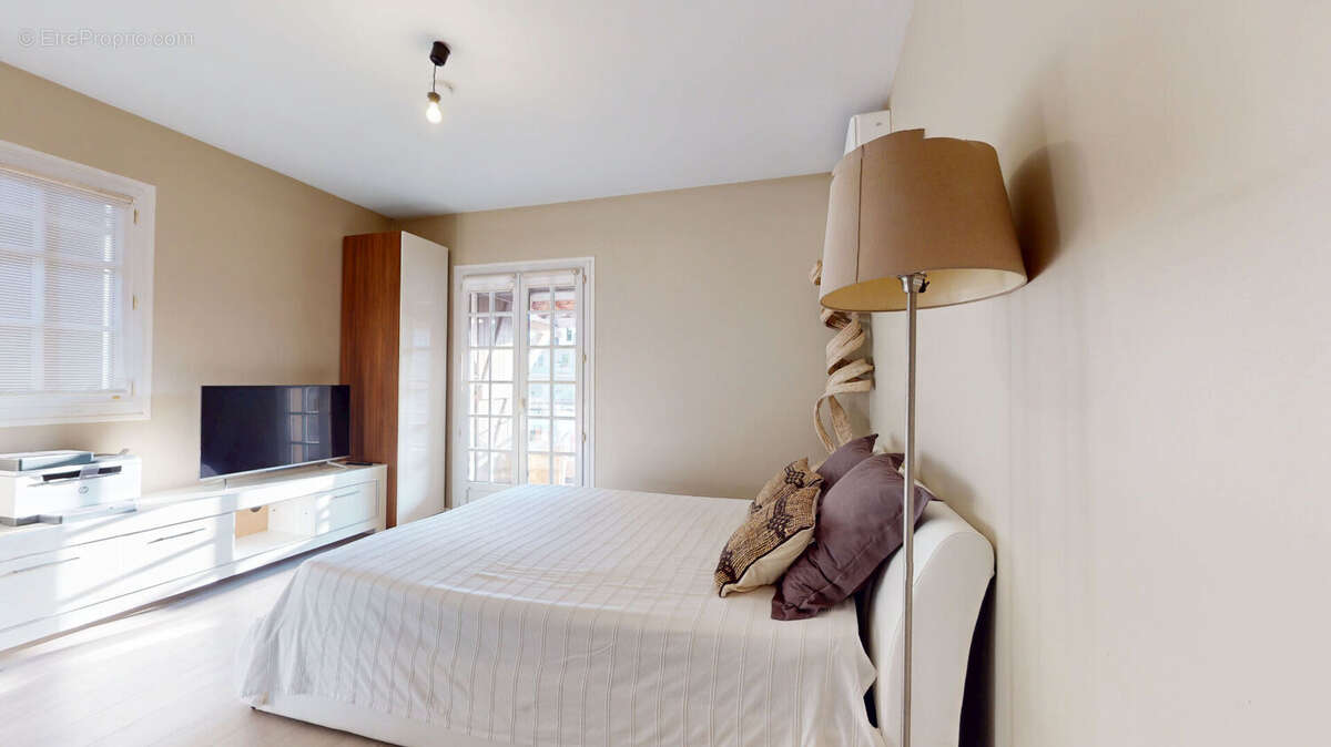 Appartement à VILLENEUVE-LOUBET