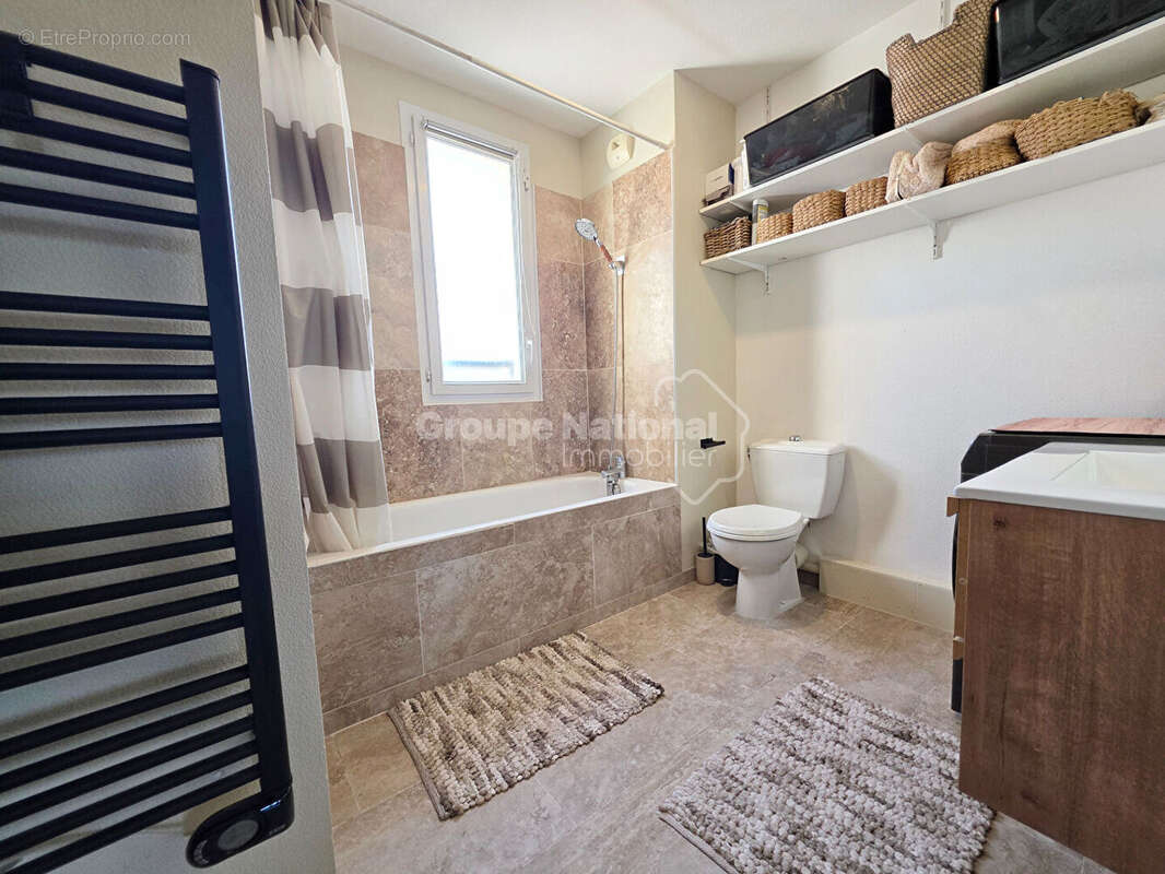 Superbe maison T4 de 74,38 m²  Résidence sécurisée ? Miramas (13140) - photo 12