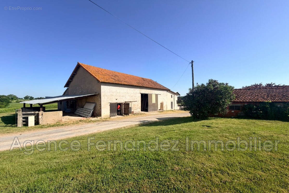 Maison 143 m² à Le Bouchaud  - photo 3
