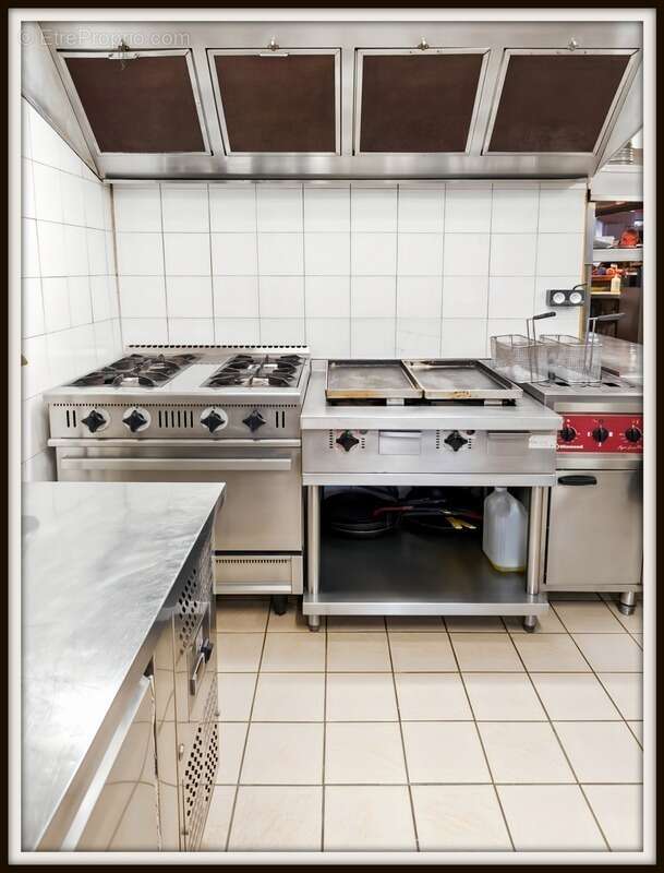 Commerce à AUREILHAN