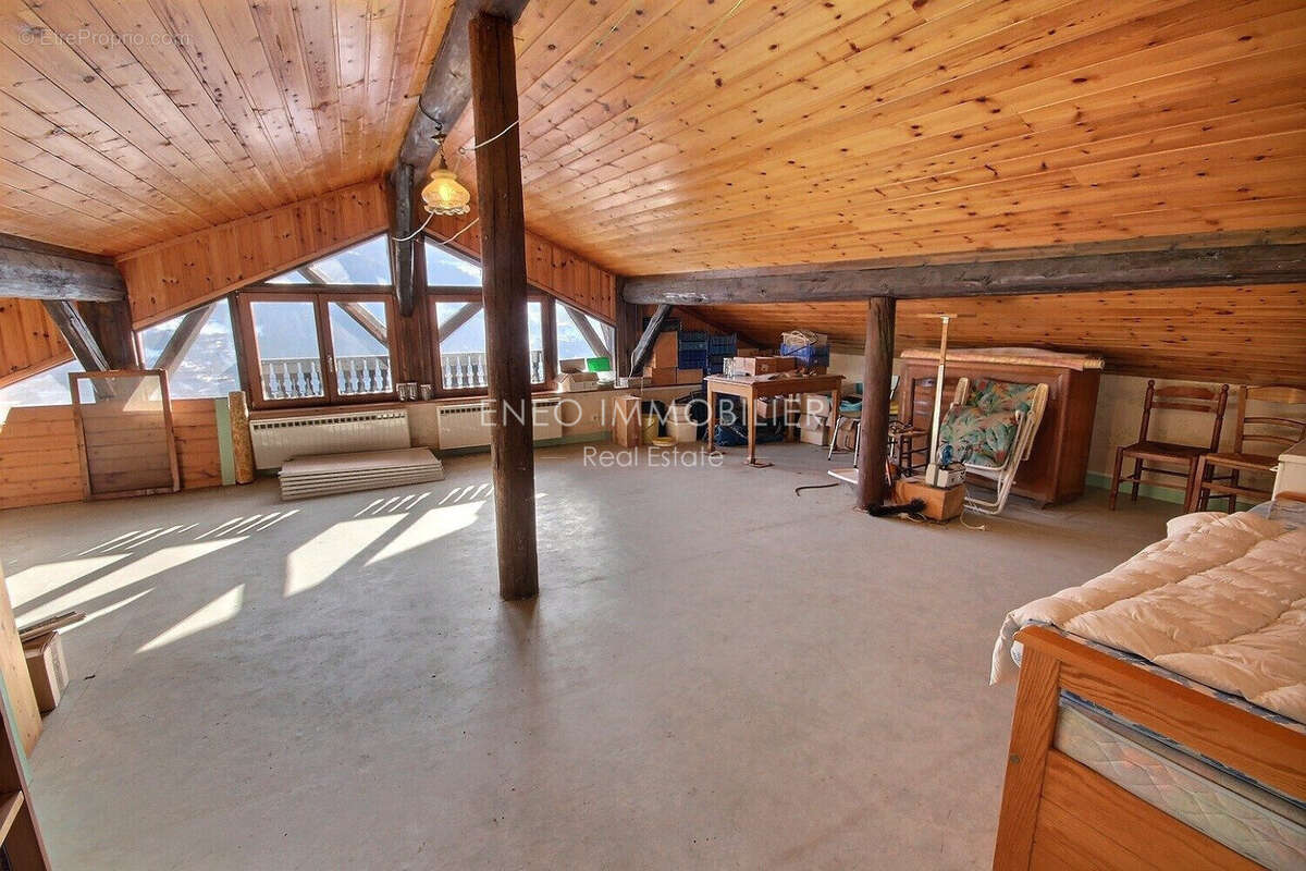 Maison à LES CHAPELLES