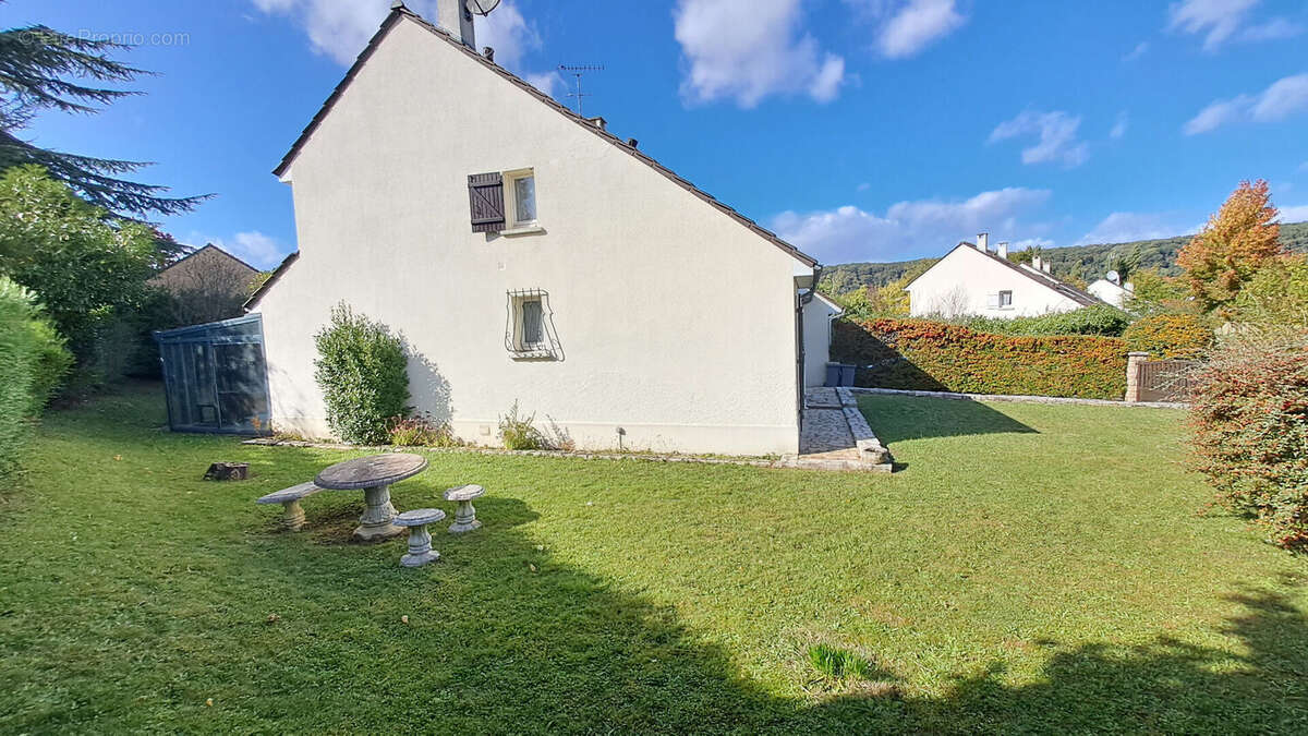 Maison à SAINT-REMY-LES-CHEVREUSE