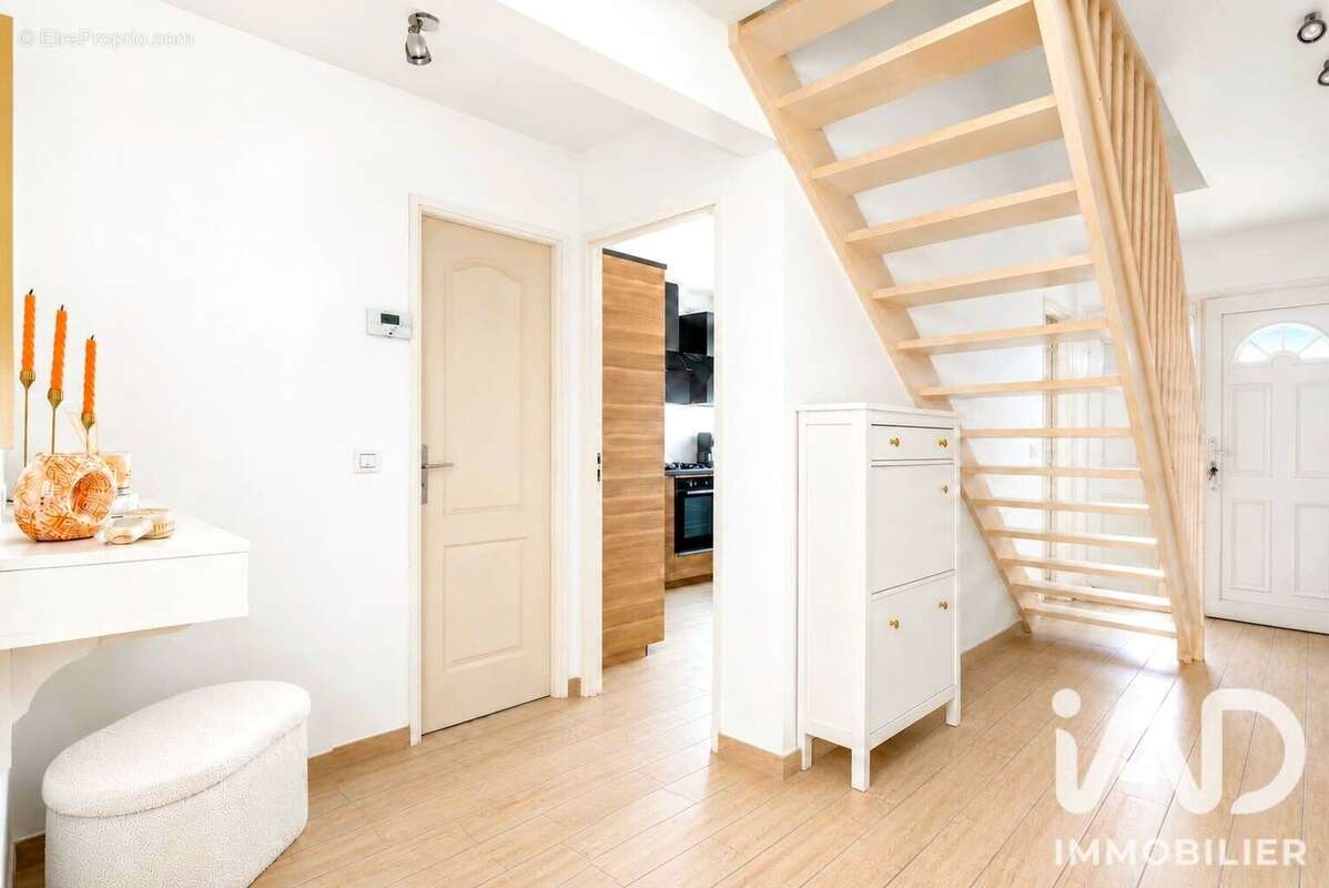 Photo 8 - Maison à MARLY-LA-VILLE