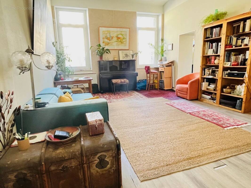 Appartement à MARSEILLE-1E
