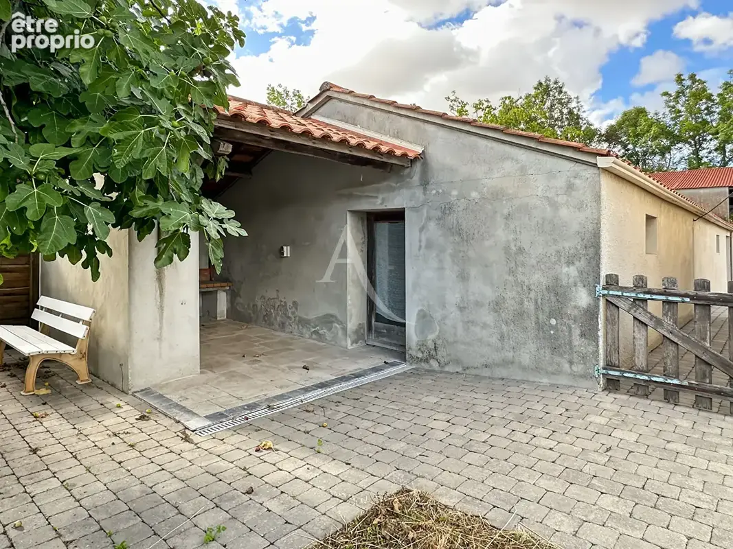 Maison 3 chambres + 261m² de dépendances - photo 6