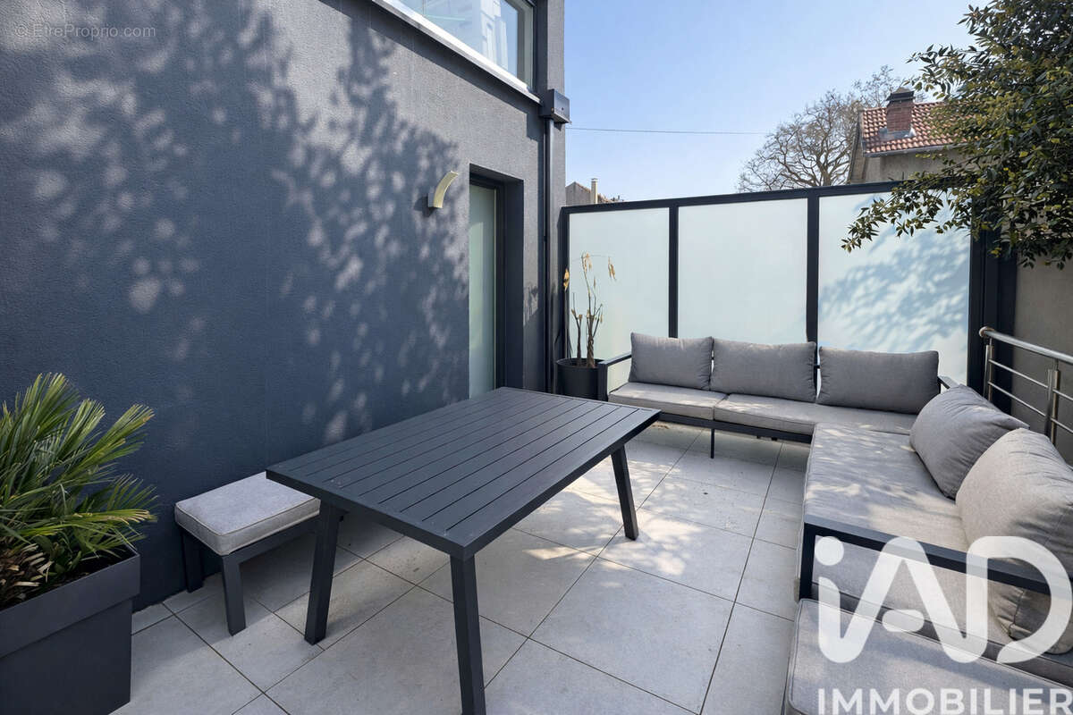 Maison 183 m² à Sainte-Genevieve-Des-Bois  - photo 4