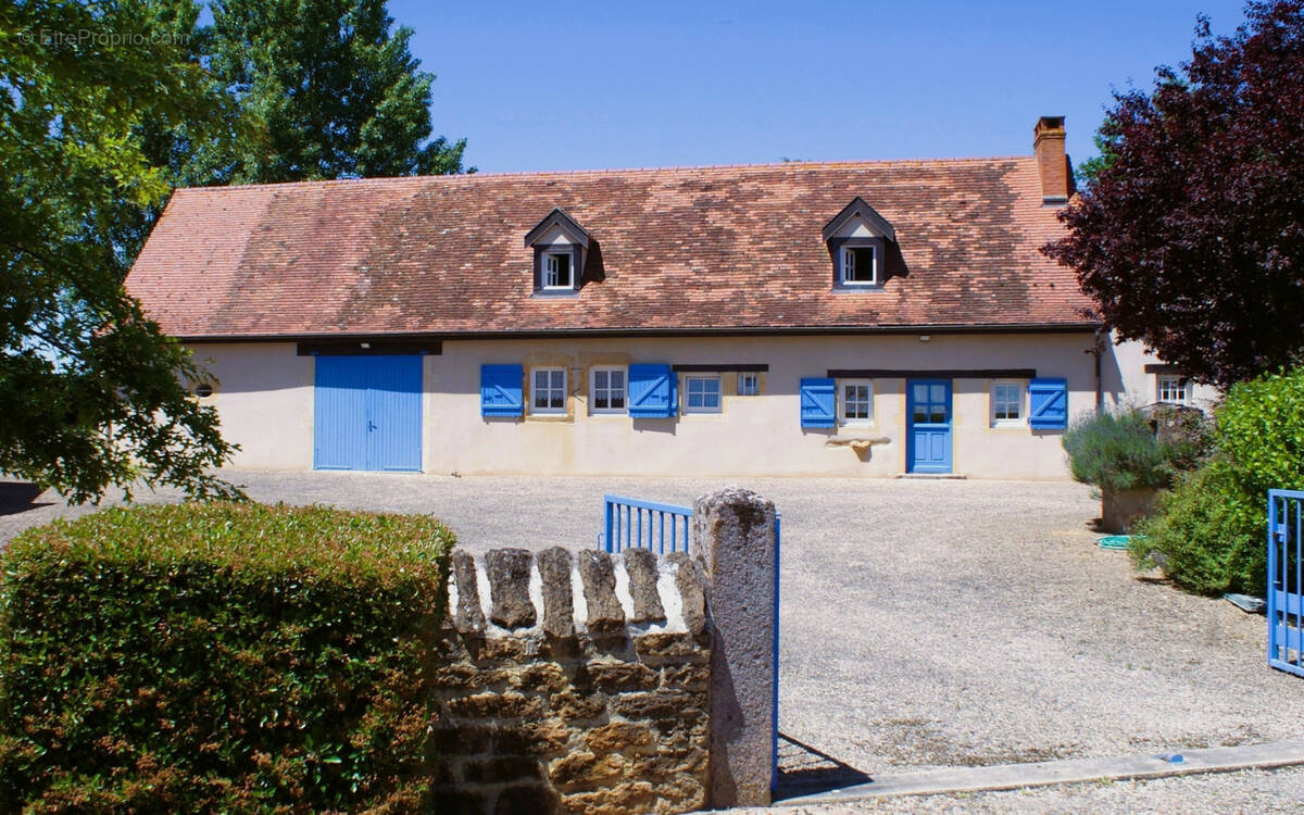 Maison à L'HOPITAL-LE-MERCIER