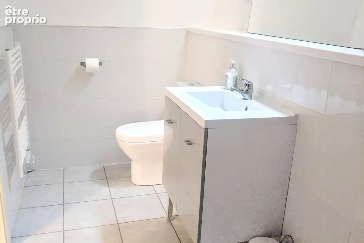 FINISTÈRE.  Charmant appartement T3 en duplex de 89 m², 2 chambres et 2 salles d'eau, à Scrignac - photo 9