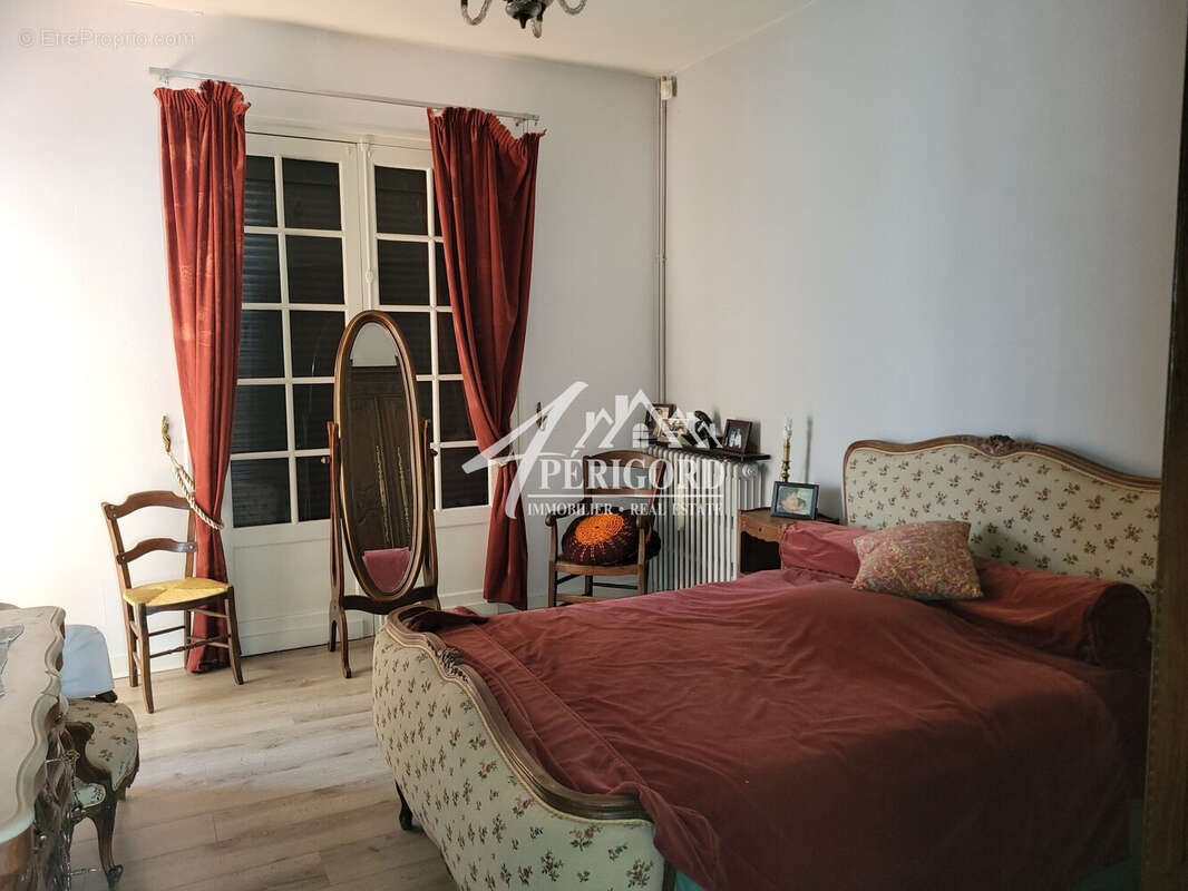 Appartement 235 m² à Bergerac  - photo 3
