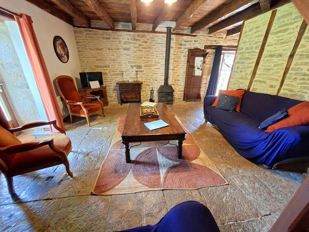 Domaine d'Exception en Quercy : Un Hameau de Pierre au Coeur du Causse de Gramat750 m2 - photo 14