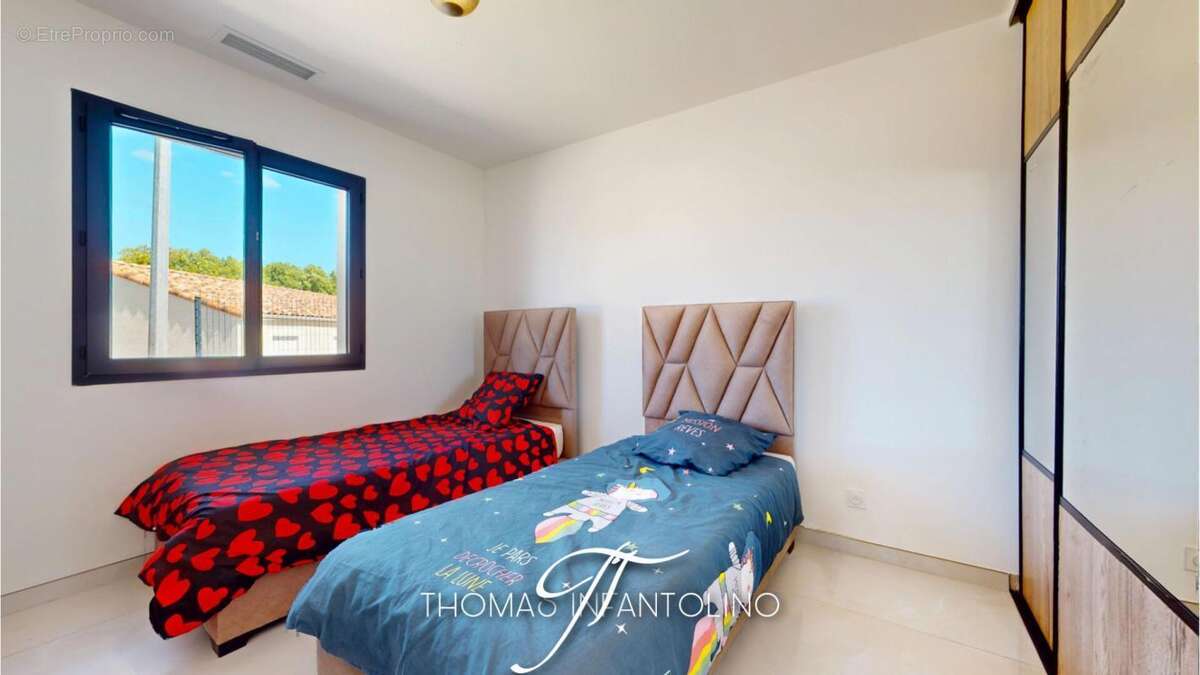 En exclusivite - plain pied - 3 chambres - 1 suite parentale - salle de bain - salle d'eau - piscine - pool house - photo 14