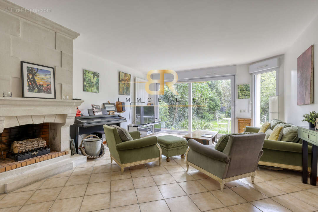 Maison à SAINT-MAUR-DES-FOSSES