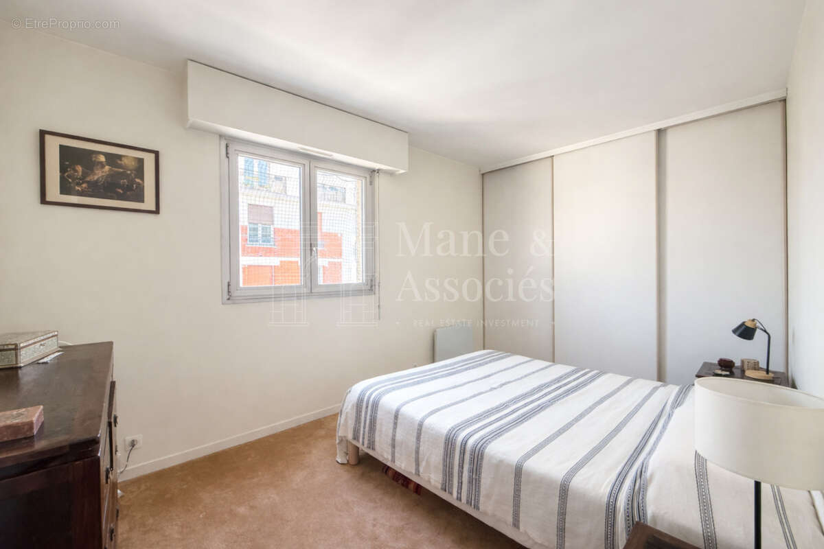 Appartement à COURBEVOIE