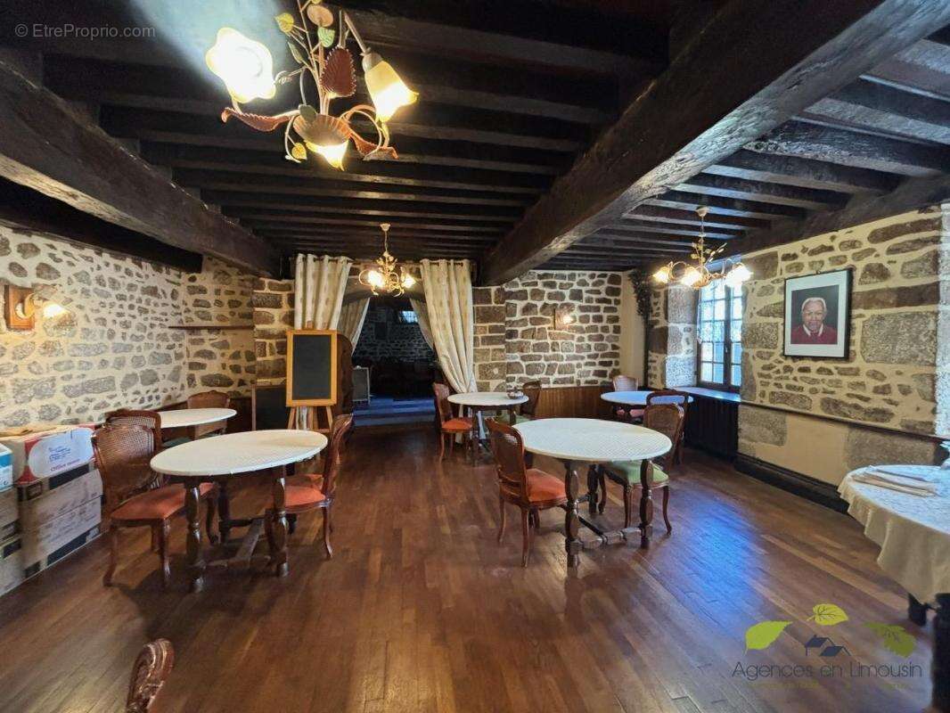 Appartement à SAUVIAT-SUR-VIGE