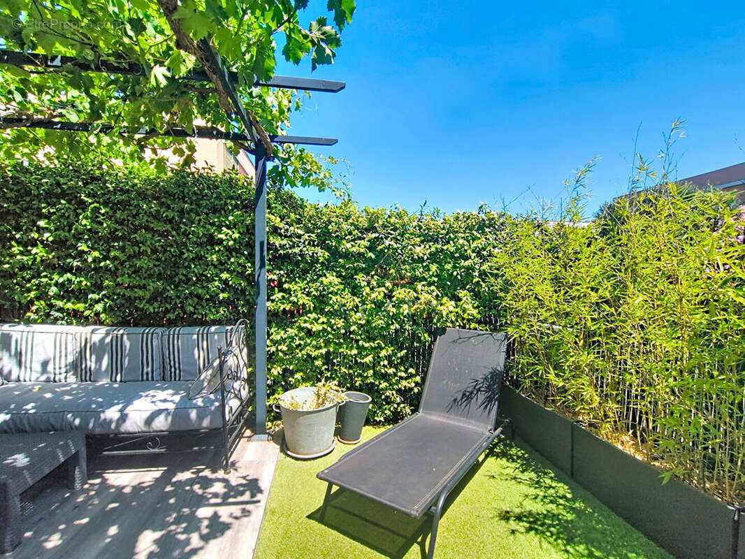 Aix-en-Provence (La Duranne Haute) - Maison contemporaine de 2017 type 3 avec jardin et garage - photo 4