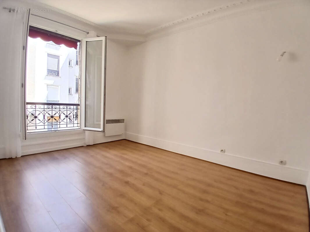 Appartement à PARIS-19E