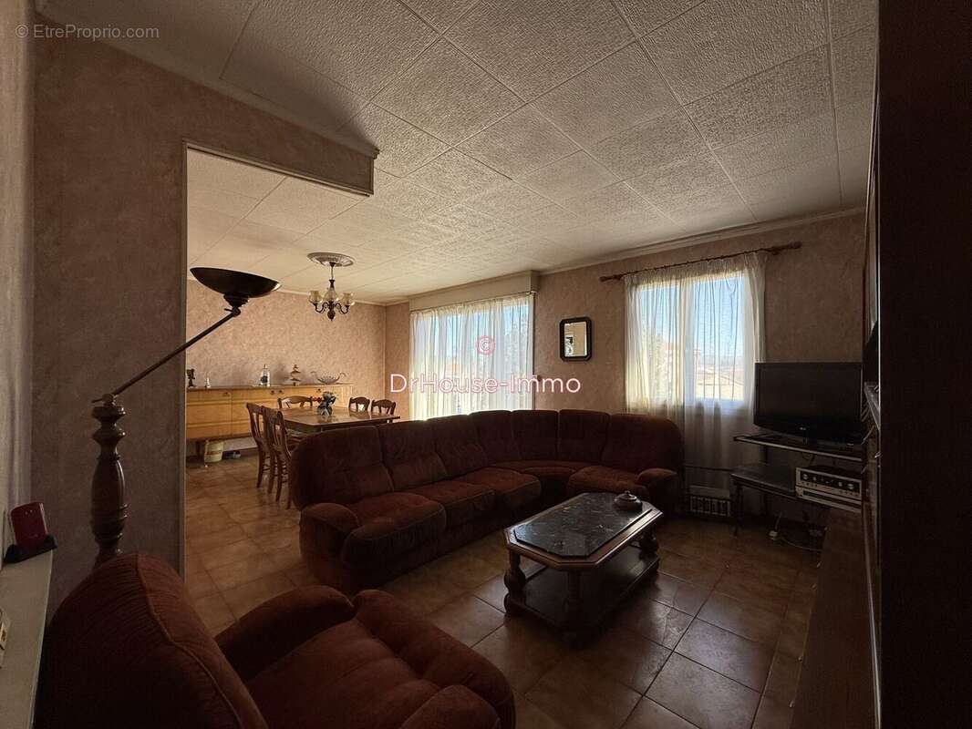 Maison à SAINT-VICTORET