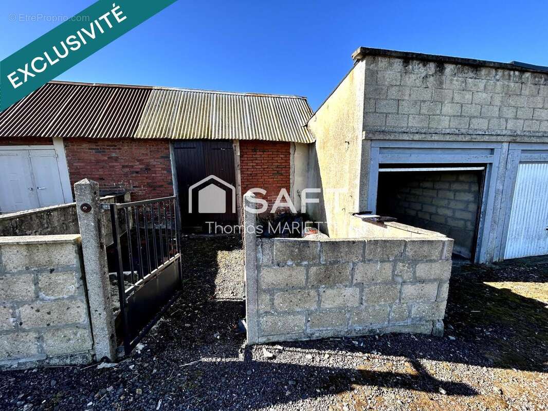 Photo 3 - Parking à SAINT-SEVER-CALVADOS