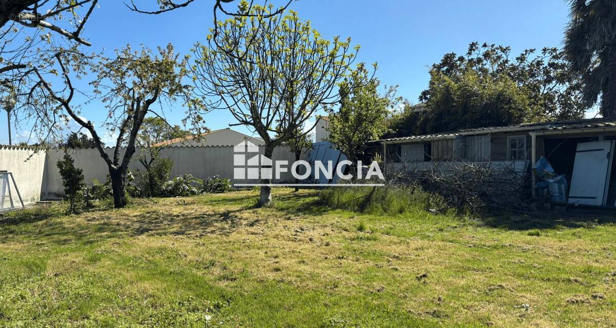 Terrain à NIEUL-SUR-MER