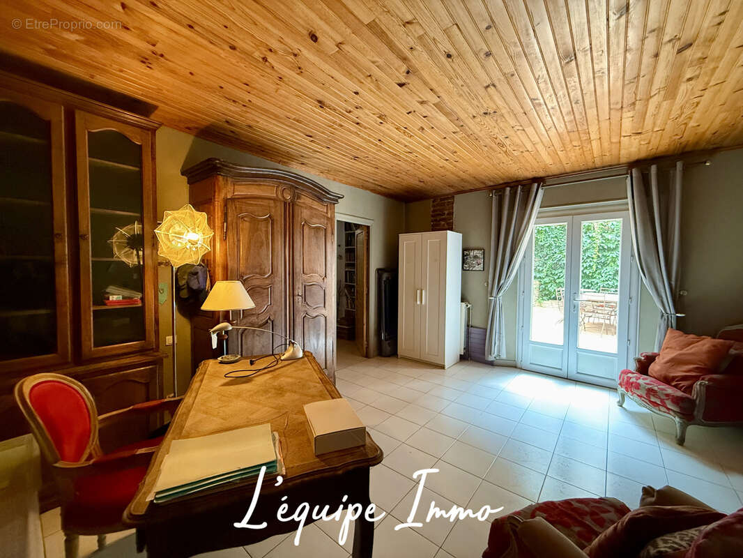 En cœur de ville, demeure familiale aux volumes exceptionnels avec jardin intime et piscine - photo 6