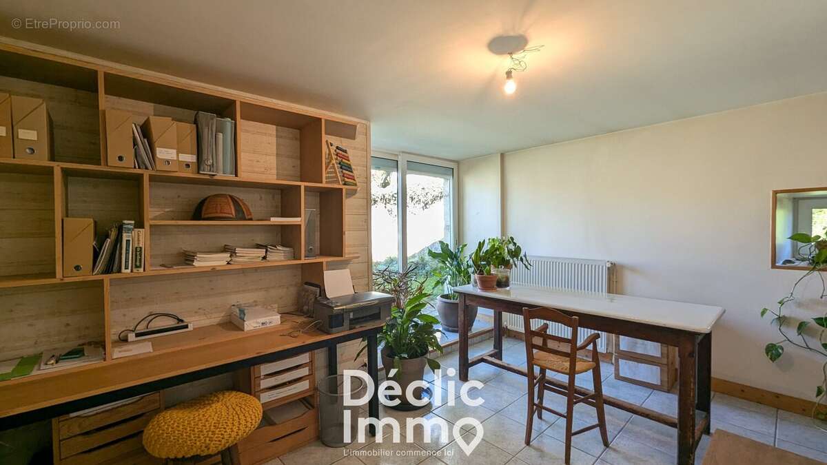 Maison à VILLEBOIS-LAVALETTE