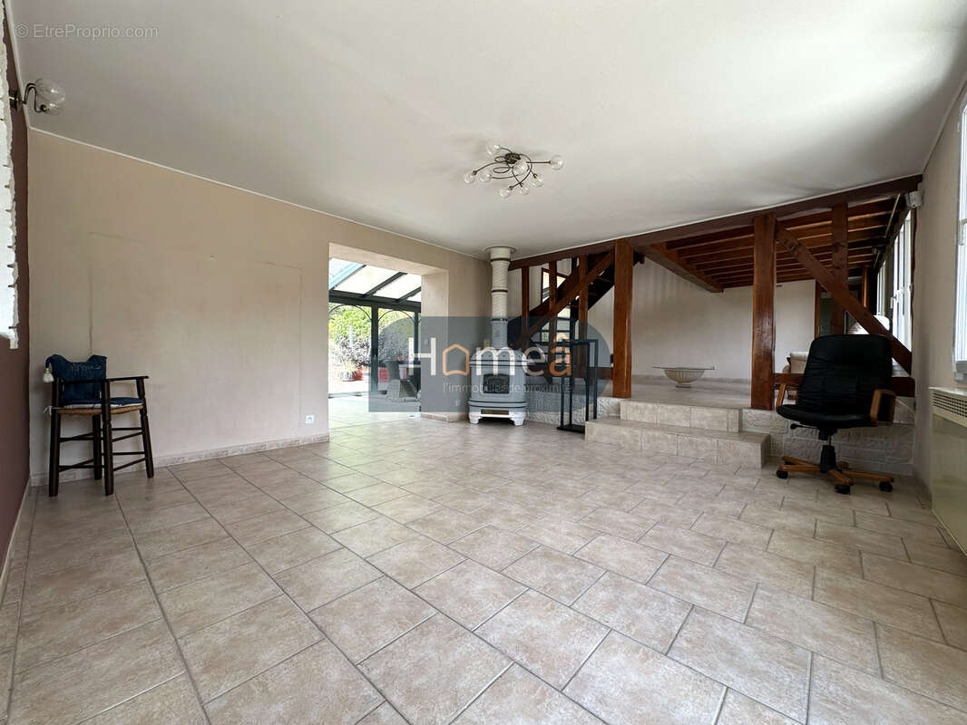 Magnifique propriété de 215 m2 sur 7 769 m2 de terrain - photo 6