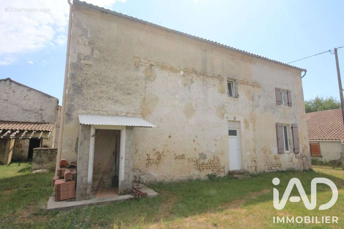 Maison 139 m² à Champdolent  - photo 3