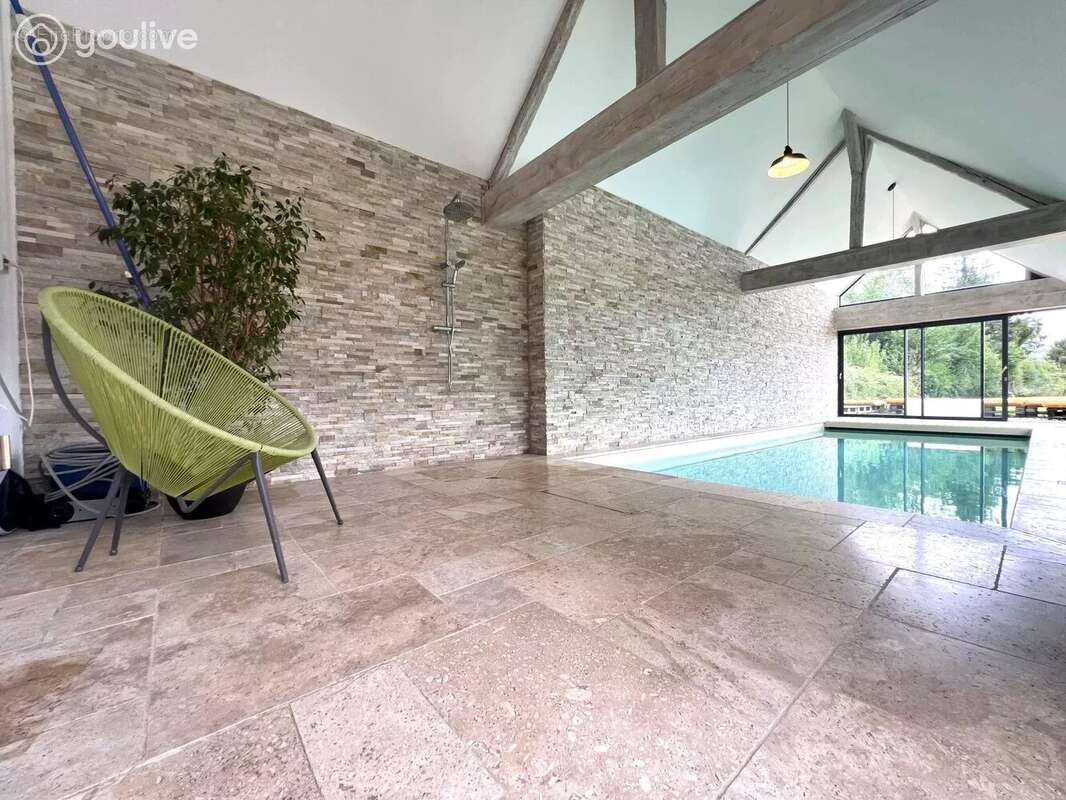 Maison de charme et confort d'une piscine intérieure - photo 16
