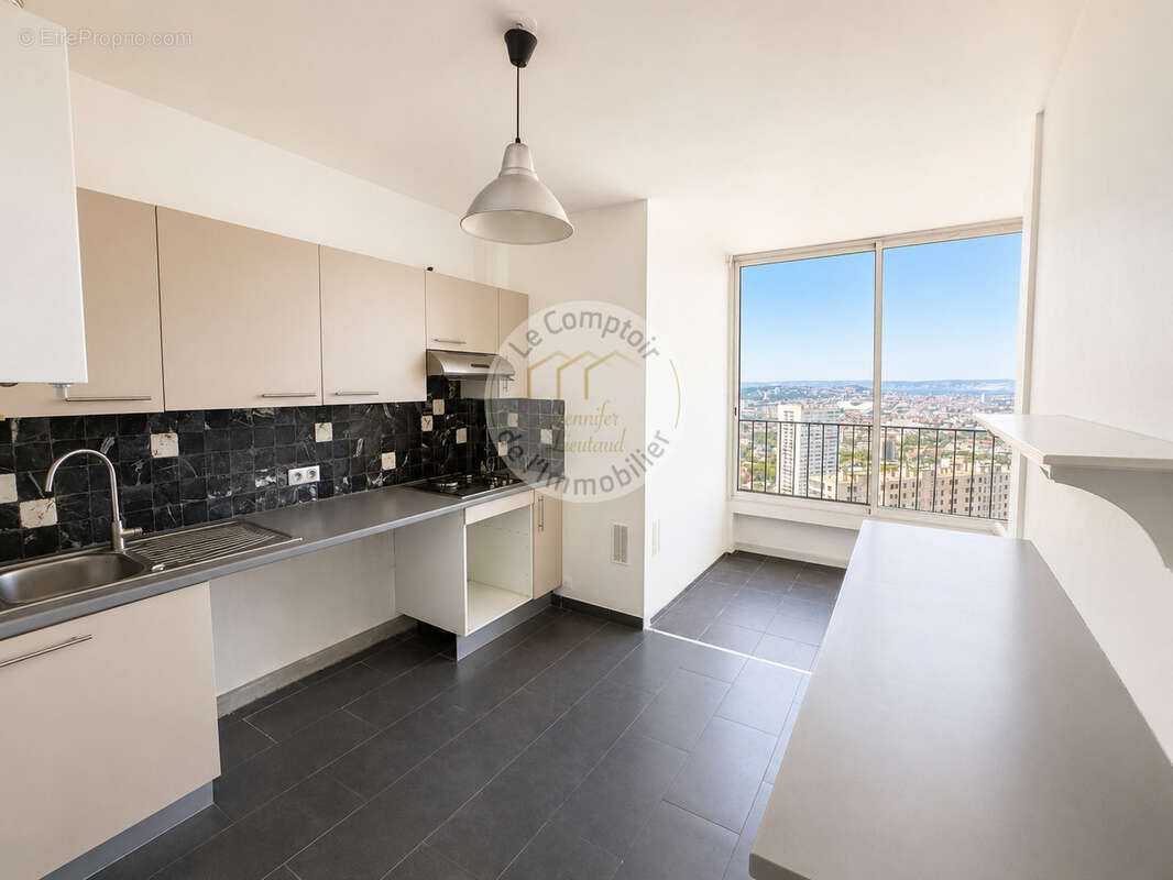 Appartement à MARSEILLE-9E