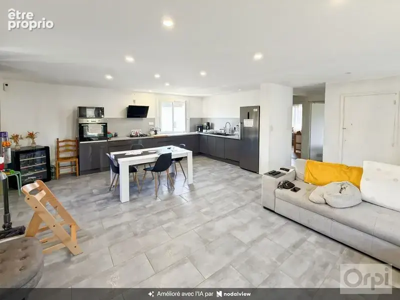 FLEURANCE, maison rénovée avec garage et jardin - photo 6