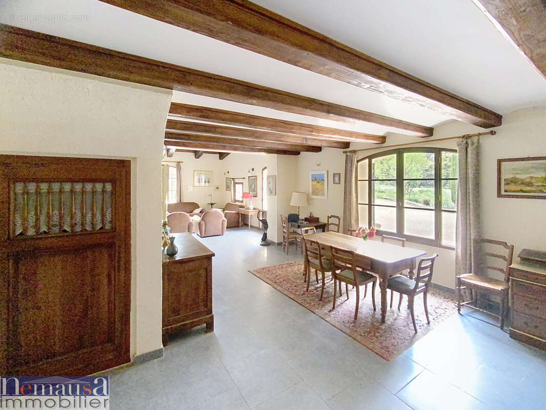 Maison à SAINT-LAURENT-DES-ARBRES