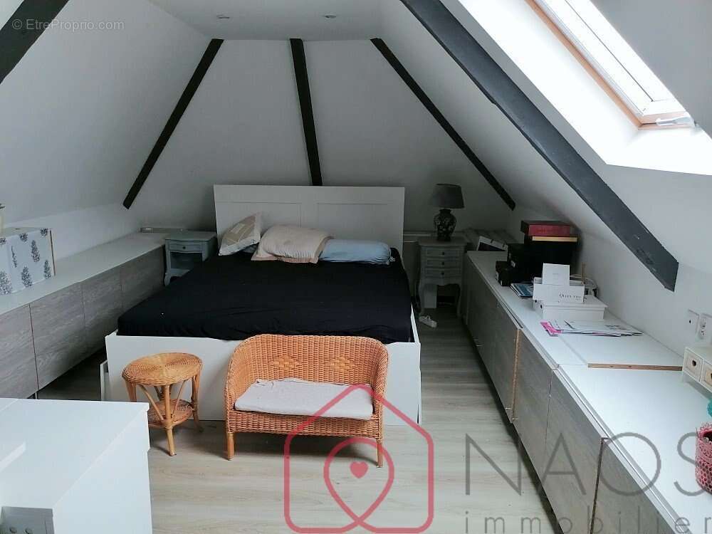 Maison à MANDRES-LES-ROSES