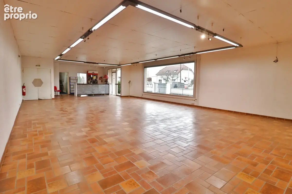 Local commercial - 330m2 - pont-sainte-marie - photo 3