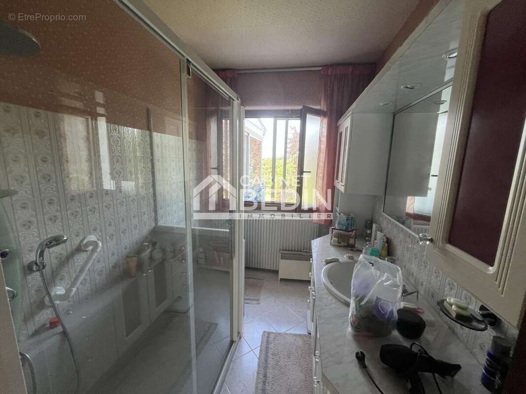 Maison à FARGUES-SAINT-HILAIRE