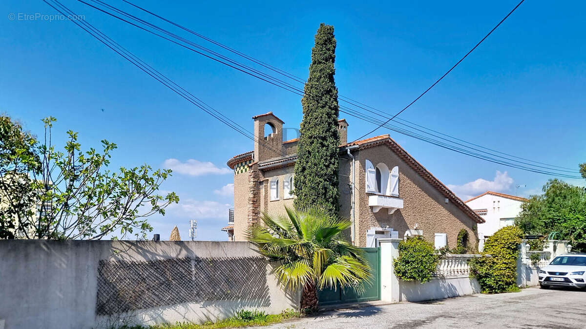 Appartement t2 centre ville st raphael calme vue mer imprenable - photo 5