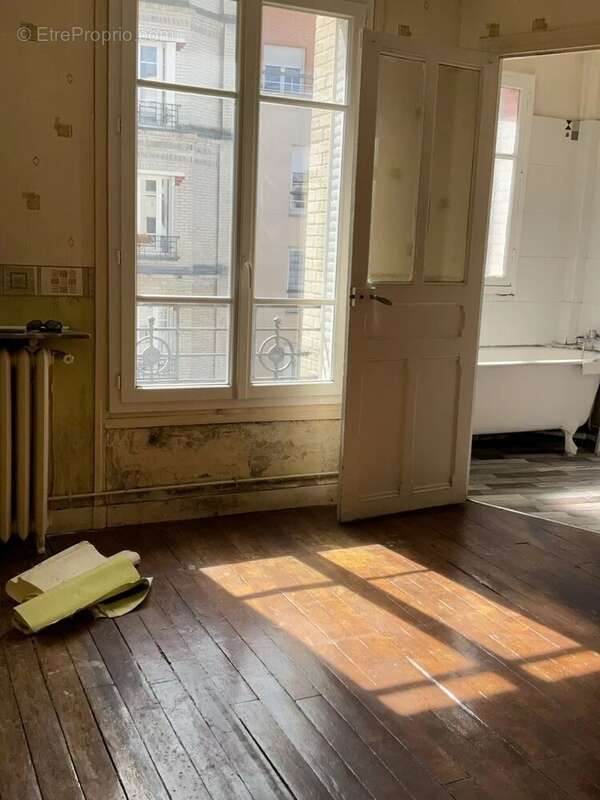 Appartement à PARIS-14E