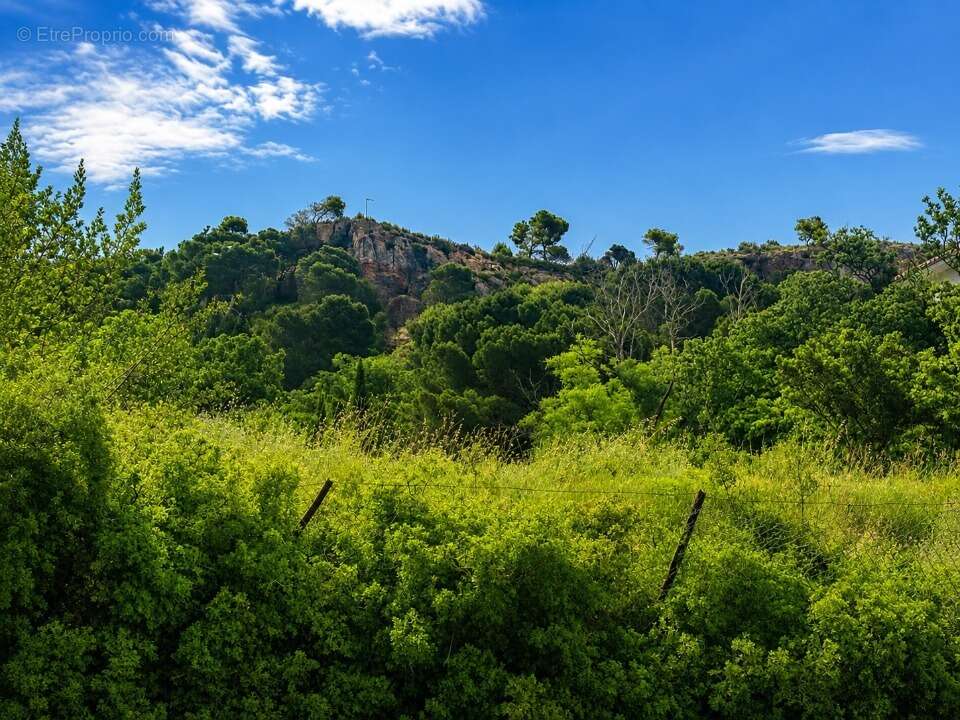 Terrain à VITROLLES
