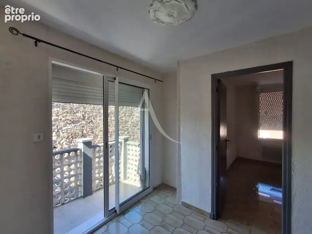 BEDARIEUX  a saisir ! Appartement spacieux au 2ème étage - photo 4