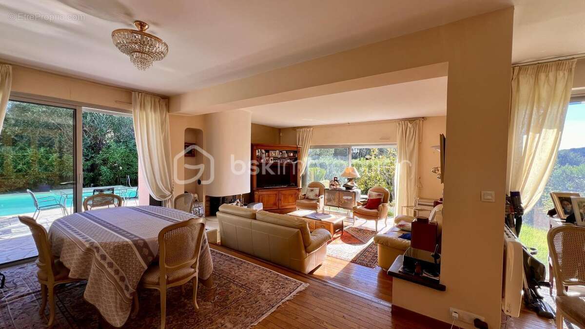 Maison à LA COLLE-SUR-LOUP