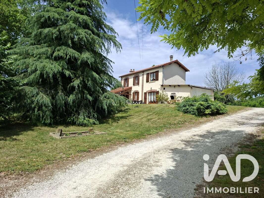 Photo 2 - Maison à THORIGNY-SUR-OREUSE