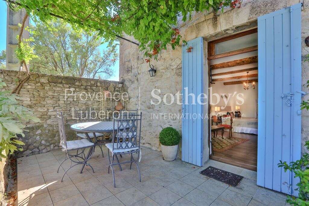 Maison à PERNES-LES-FONTAINES