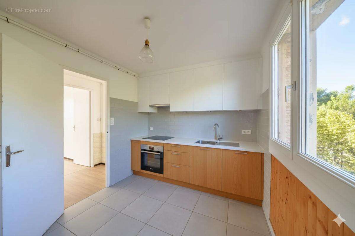 Appartement à MARSEILLE-15E