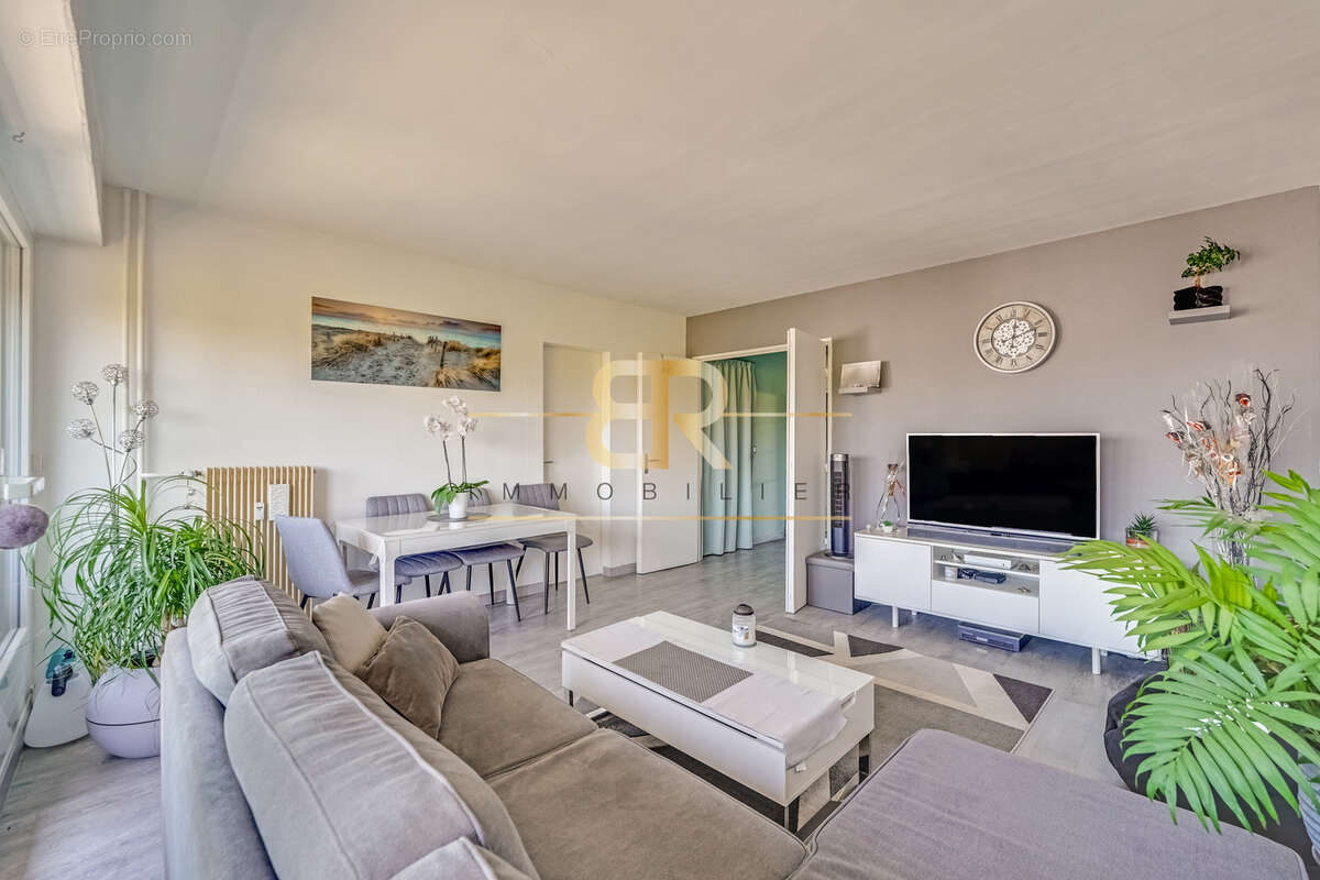 Appartement à AUBERVILLIERS