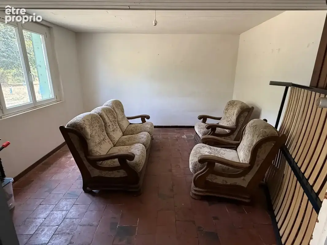 Maison de Type F5-120m2 habitables sur 2 niveaux (à rénover) - photo 8
